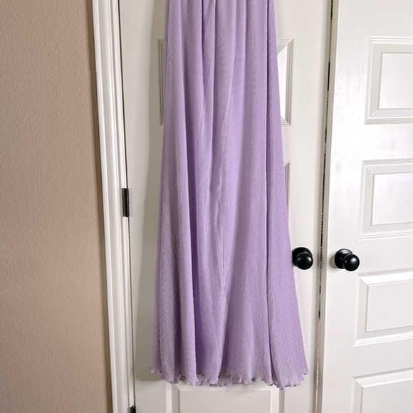 Sleeveless maxi dress lined hides no slip strap gauzy material supportive v bar - Picture 9 of 10